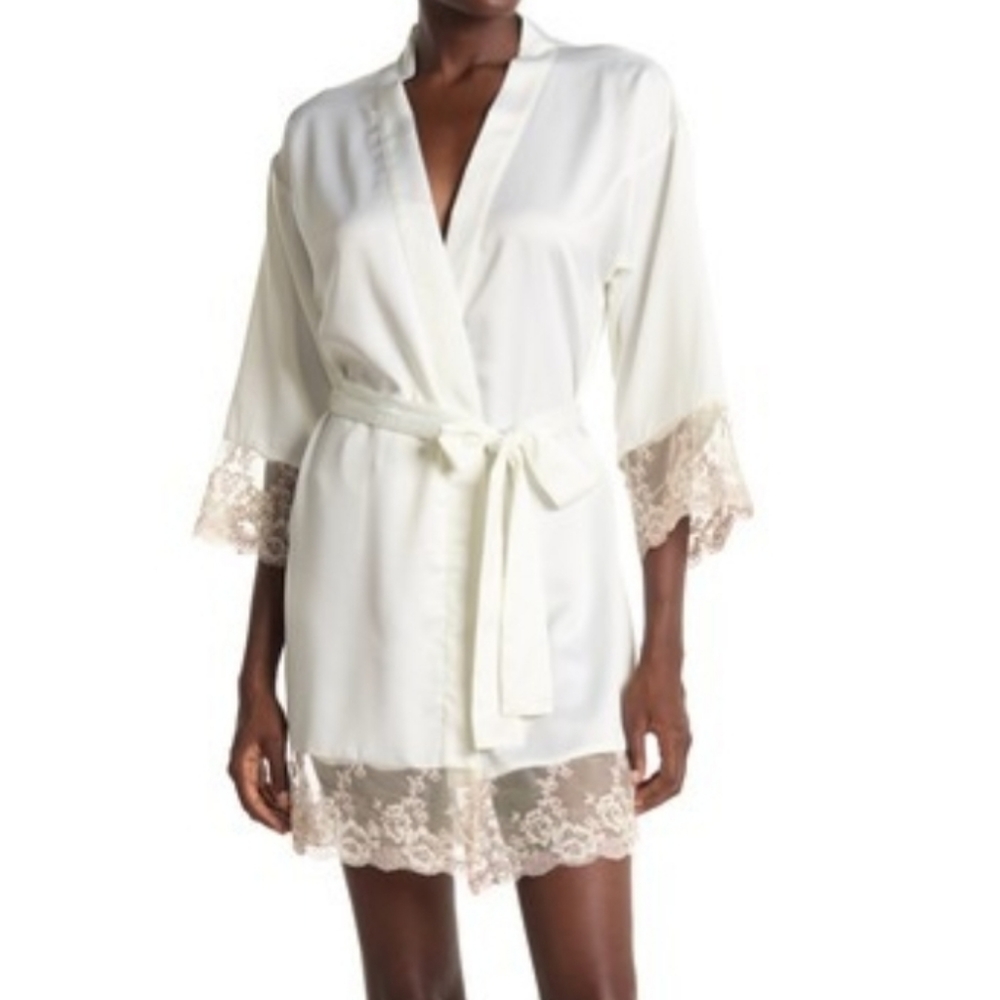 Flora Nikrooz Robe